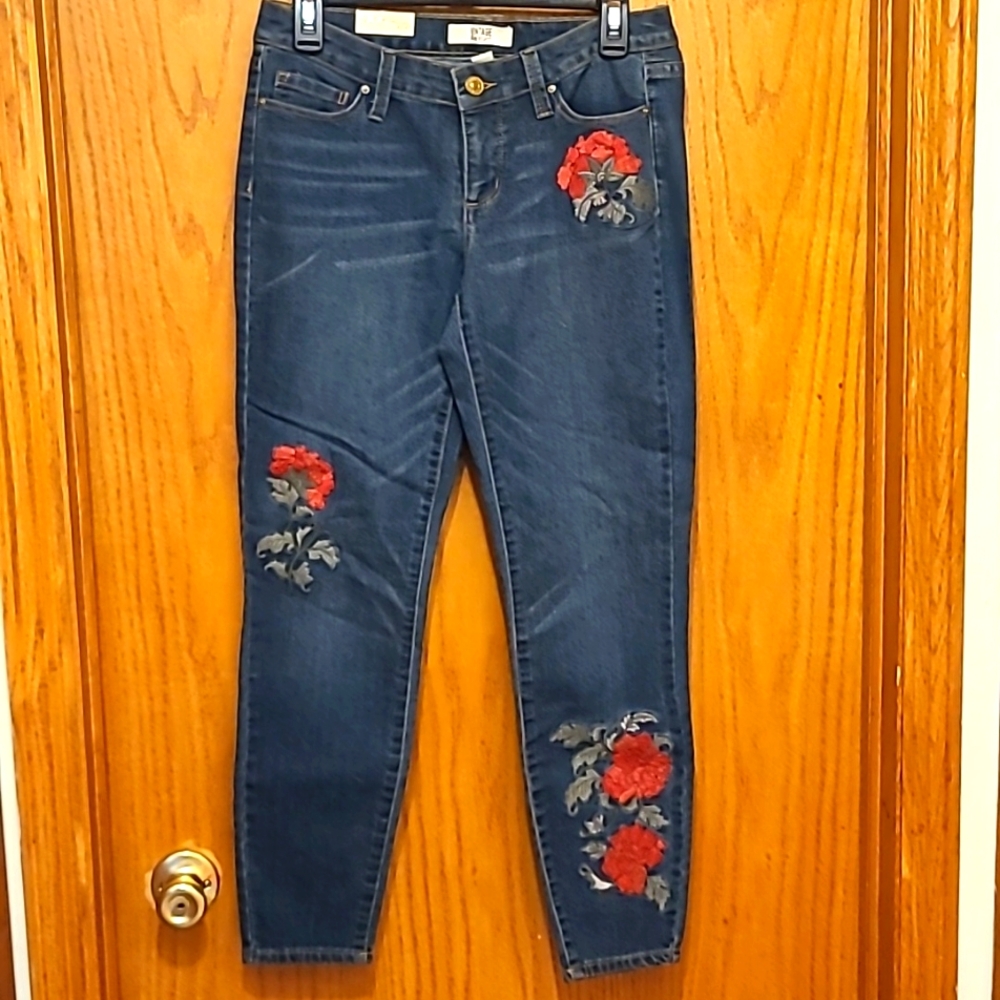 NWT Vintage American blue jeans boho skinny ankle embroidered